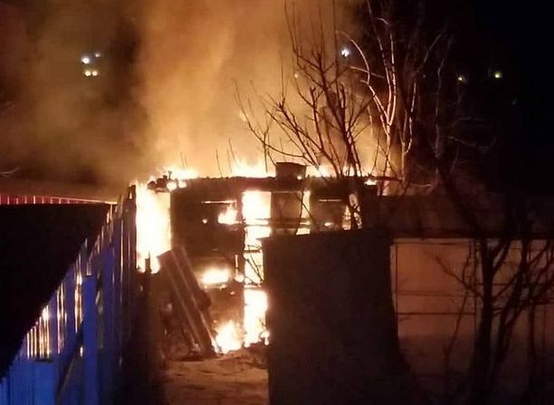 Крупный пожар в новомичуринском дачном кооперативе попал на видео
