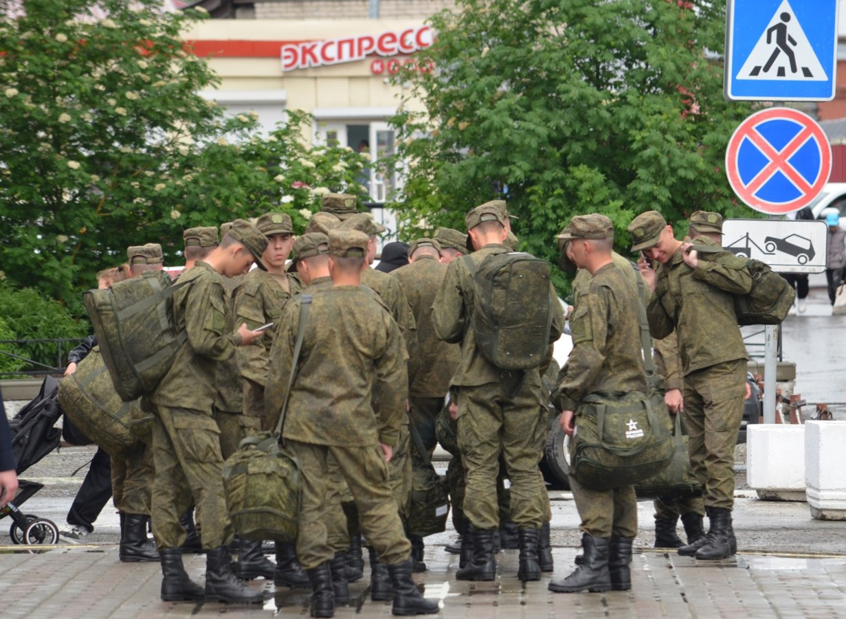 ФСБ получила доступ к личным делам призывников