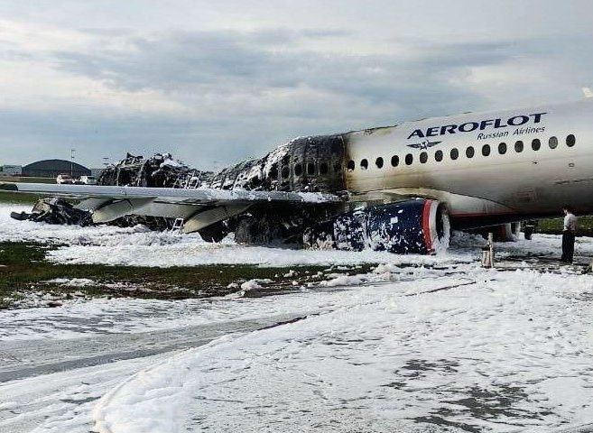 СК: в авиакатастрофе в аэропорту Шереметьево погибли двое детей