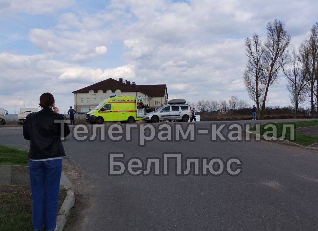 Под Белгородом осколки сбитого снаряда ВСУ попали в машину, девушка погибла  на месте