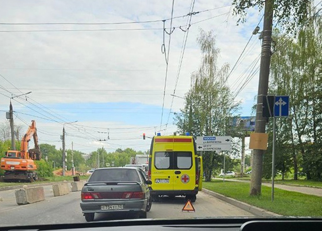 Улица Интернациональная встала в пробку