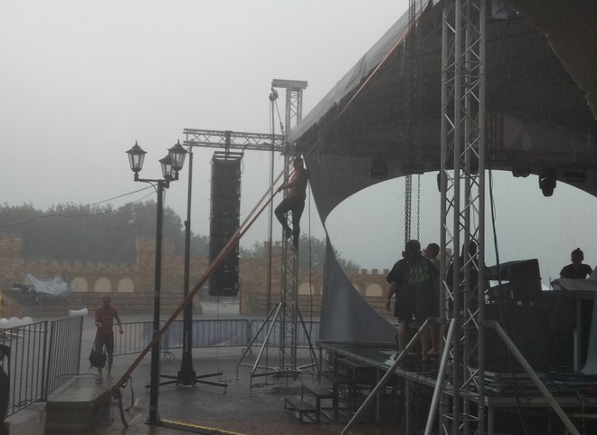Ураган сорвал фестиваль Paprico Fest в «Окской жемчужине»