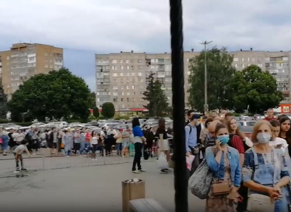 Видео: у вокзала Рязань-2 скопилась огромная очередь