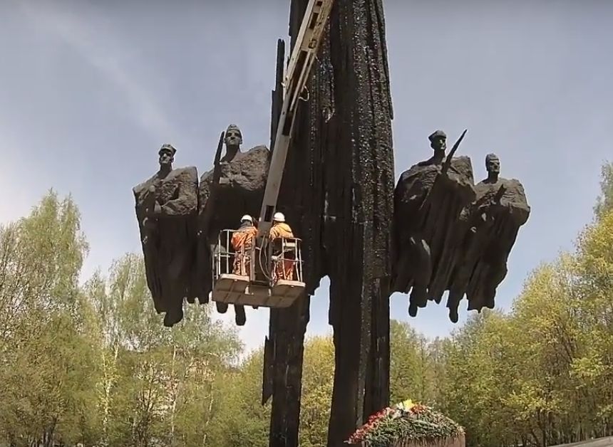 Видео: памятник Русско-польского братства по оружию готовят к 9 мая