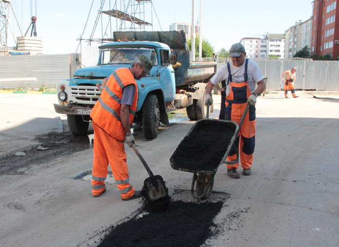За неделю в Рязани заделали ямы на 10 дорожных участках
