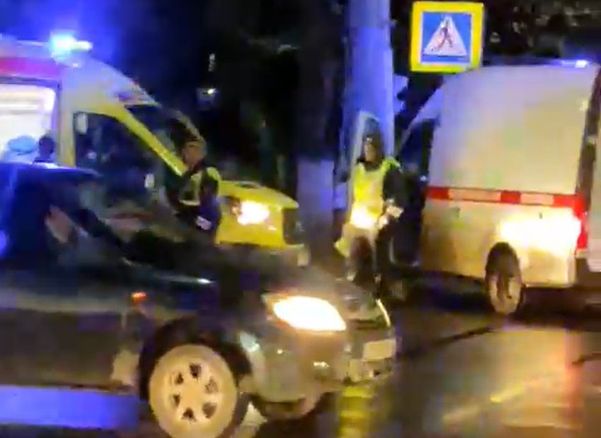В центре Рязани случилась авария с участием скорой помощи