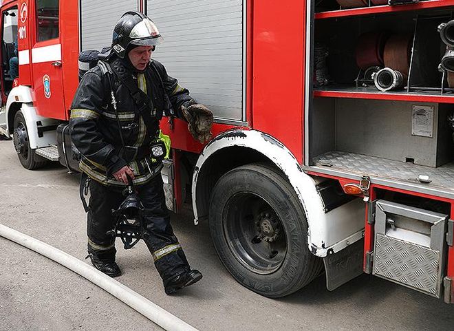 Из горящей многоэтажки в Новосибирске эвакуировали более 60 человек