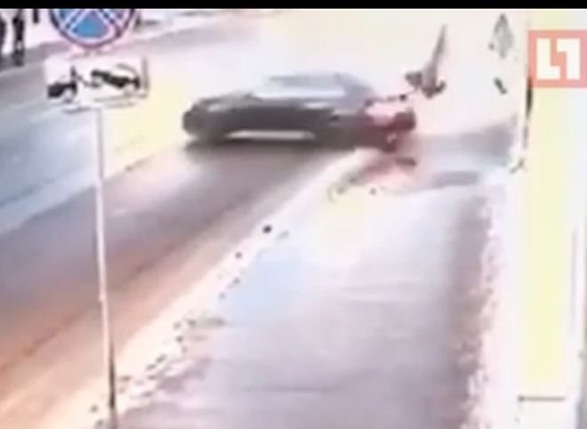 Опубликовано видео смертельного наезда на пешехода на Бауманской улице столицы