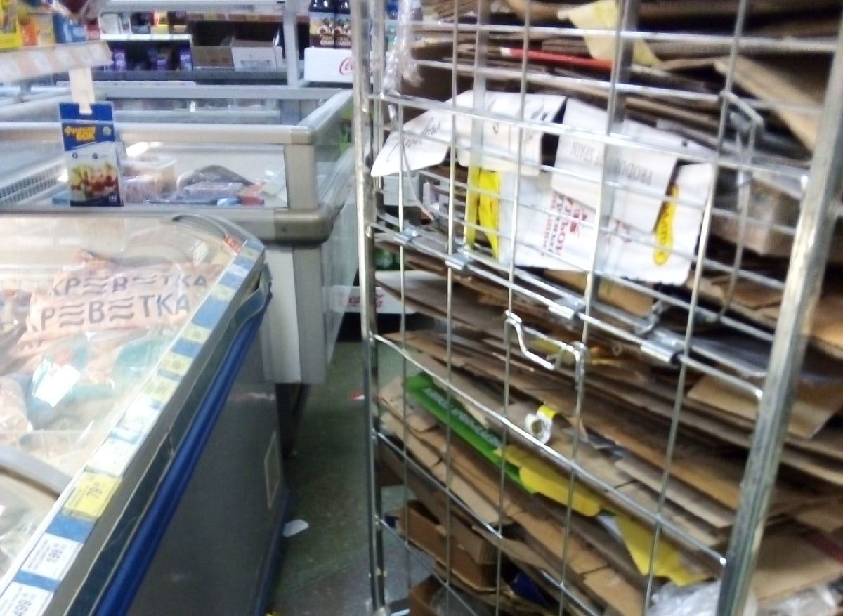 Рязанцы пожаловались на «помойку» внутри супермаркета «Дикси» на Трудовой