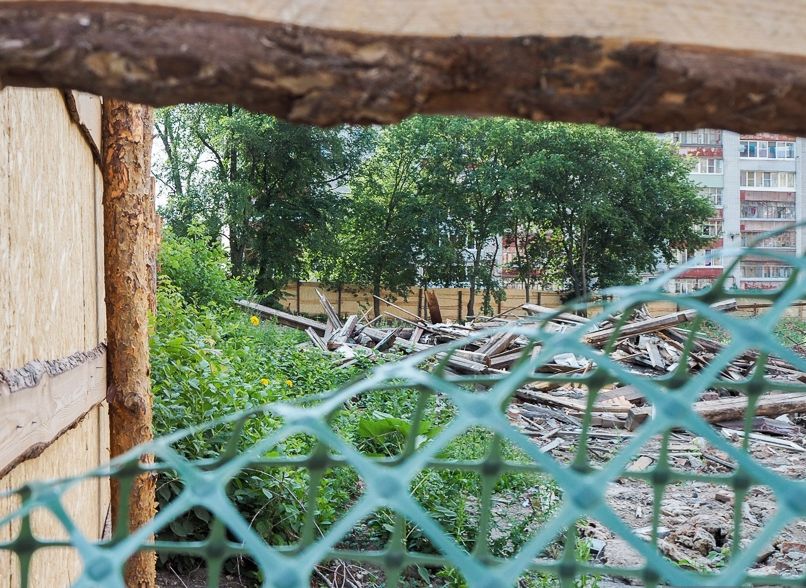 Жители Шлакового выступили против строительства высотки во дворе