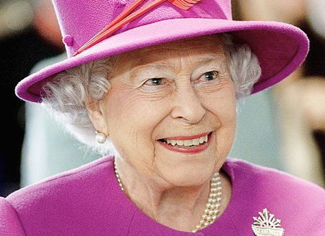 Королева Великобритании передаст трон принцу Чарльзу, когда ей исполнится 95 лет