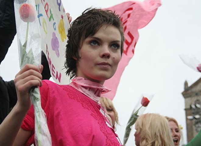В Париже покончила с собой одна из основательниц движения Femen