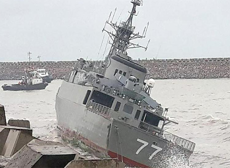 Иранский фрегат переломился пополам в Каспийском море