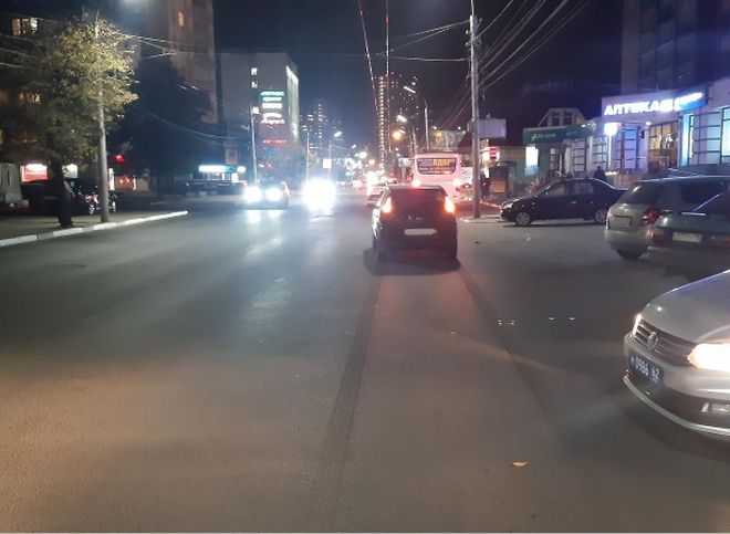 Женщина, сбитая на Грибоедова, переходила дорогу вне пешеходного перехода