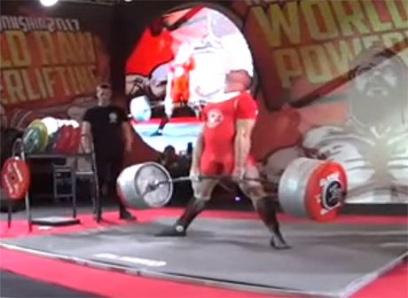 Россиянин установил мировой рекорд, подняв штангу весом 440 кг (видео)