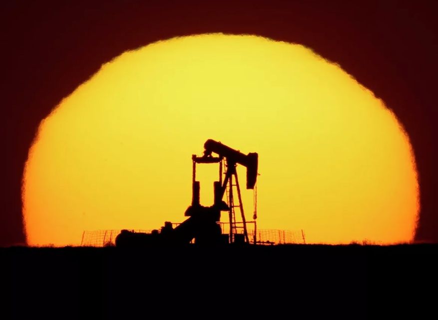 Цена на нефть опустилась ниже 40 долларов за баррель