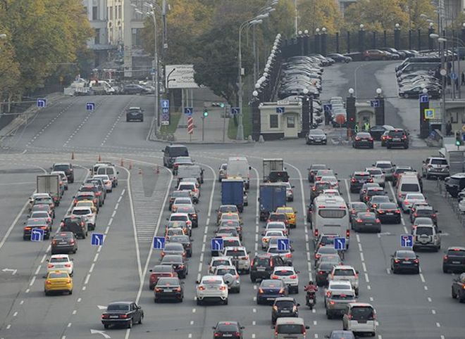 На российских дорогах установят динамические знаки
