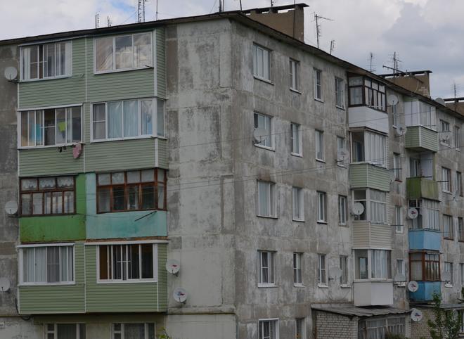В Рязани 27-летний мужчина выжил после падения с пятого этажа