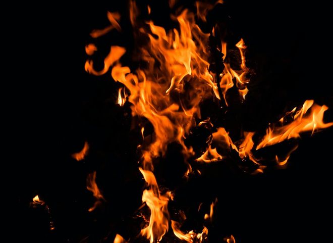 На пожаре в Ухоловском районе пострадал мужчина