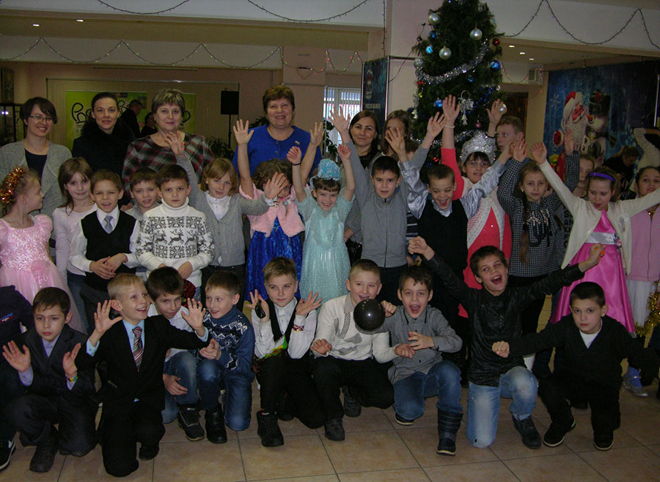 Депутаты областной Думы принимают участие в новогодних благотворительных акциях