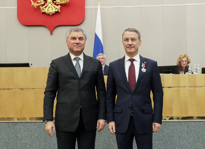 Аркадию Фомину вручили награду за развитие парламентаризма