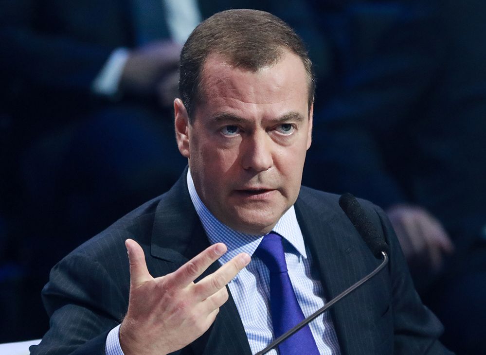 СМИ рассказали, какие привилегии сохранит ушедший в отставку Медведев