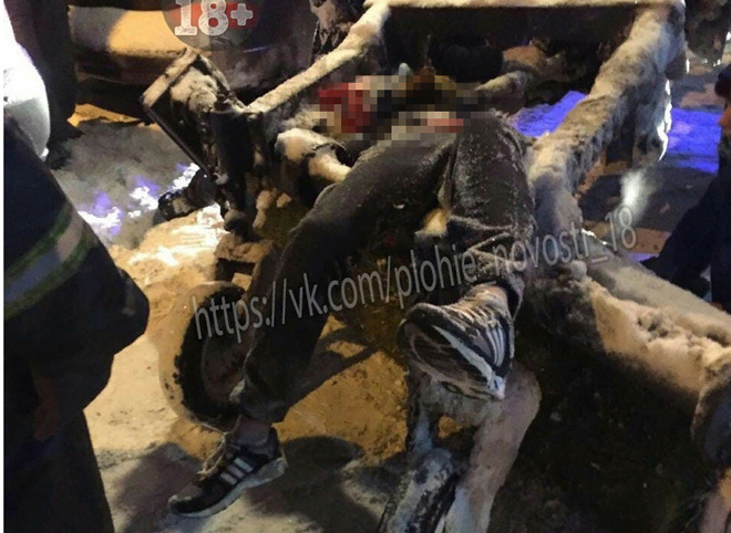 Опубликованы фотографии с места гибели 19-летнего москвича под снегоуборочной машиной