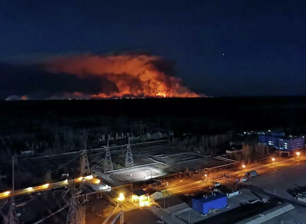 Лесные пожары вплотную подобрались к Чернобыльской АЭС
