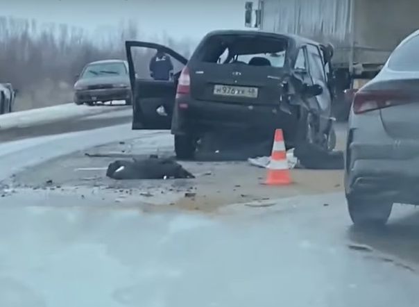 В массовом ДТП под Липецком погибла пожилая женщина