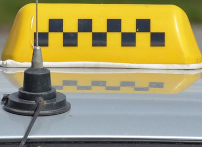 В Рязани пассажир пытался задушить водителя такси
