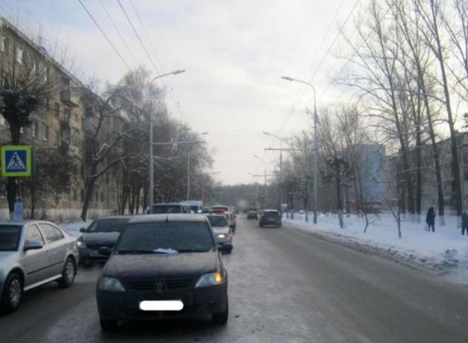 В Приокском сбили двух девушек на пешеходном переходе