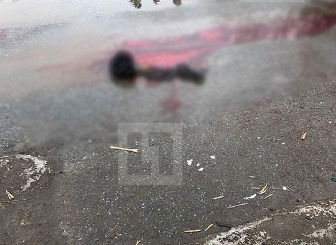 В Нижнекамске неизвестный зарезал полицейского у здания УВД