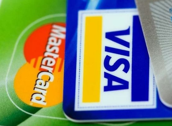 Истекшие карты Visa и MasterCard будут автоматически перевыпущены на базе «Мира»
