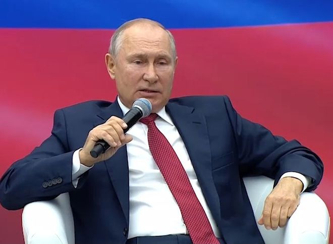 Путин предложил выплатить пенсионерам по 10 тыс. рублей