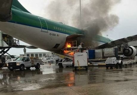 В США самолет загорелся во время дозаправки