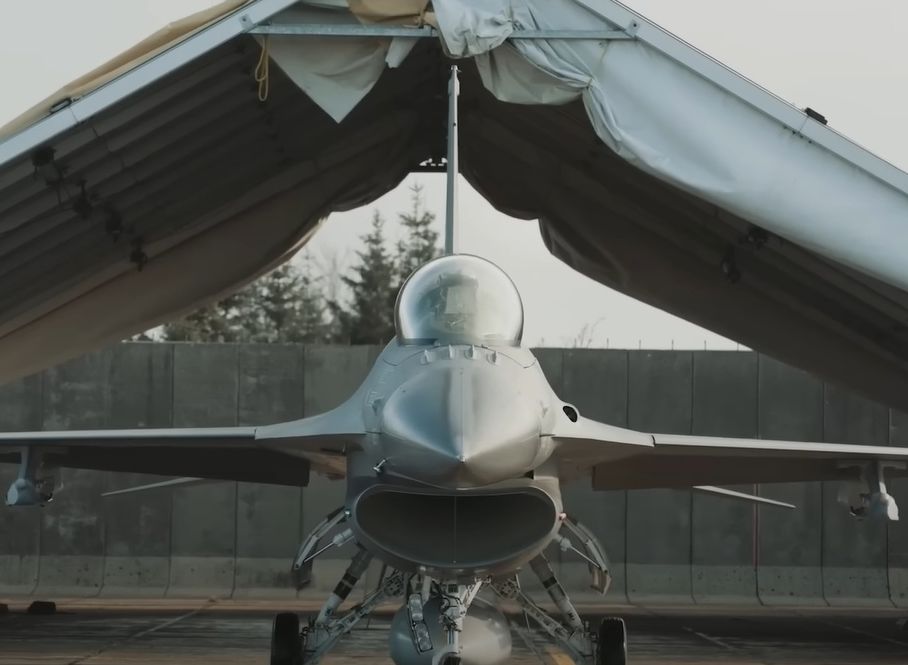 Украинцам разрешили использовать F-16 для ударов по территории РФ