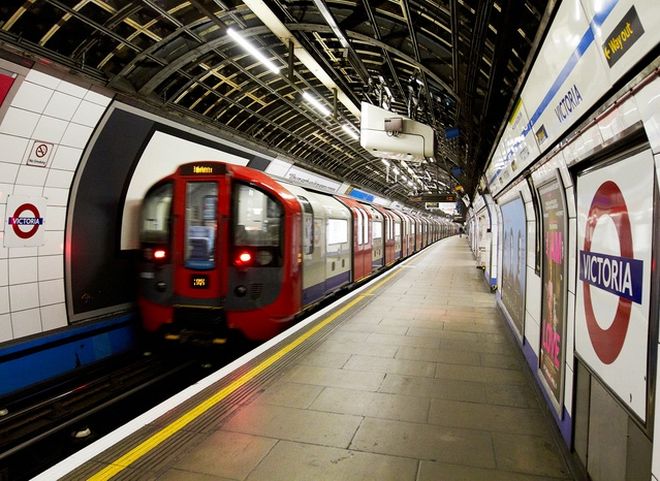 В метро Лондона запустят тематический поезд «Сердце России»