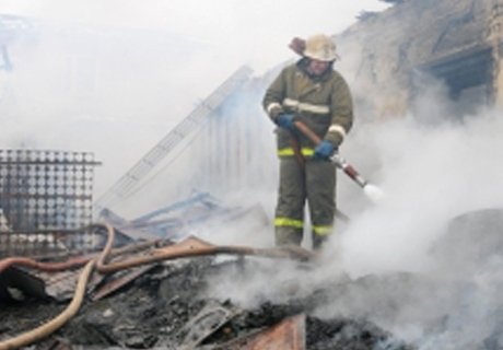В поселке Мехзавод в Рязани ликвидирован пожар в гаражах