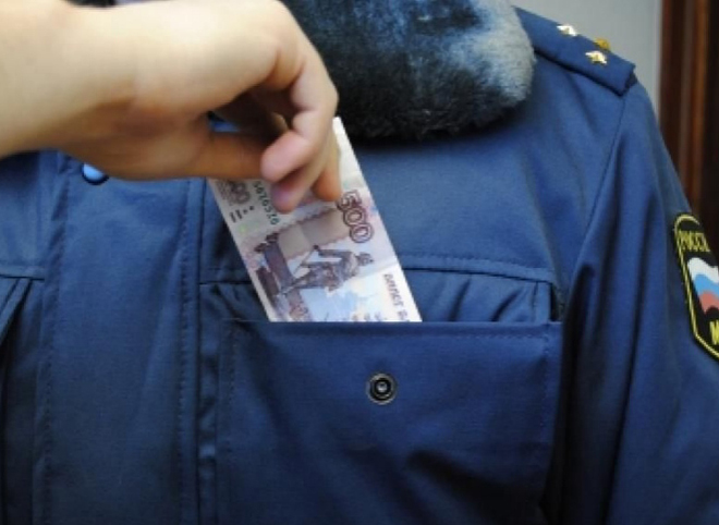 Гражданин Узбекистана пойдет под суд за попытку подкупить полицейского
