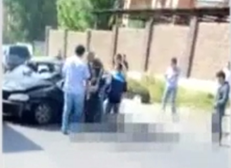 В Уфе в припаркованной машине произошел взрыв (видео)