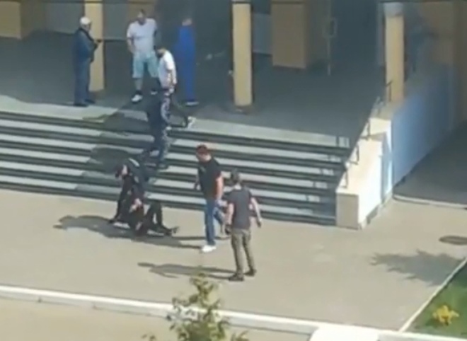 СМИ восстановили хронологию событий при нападении на школу в Казани