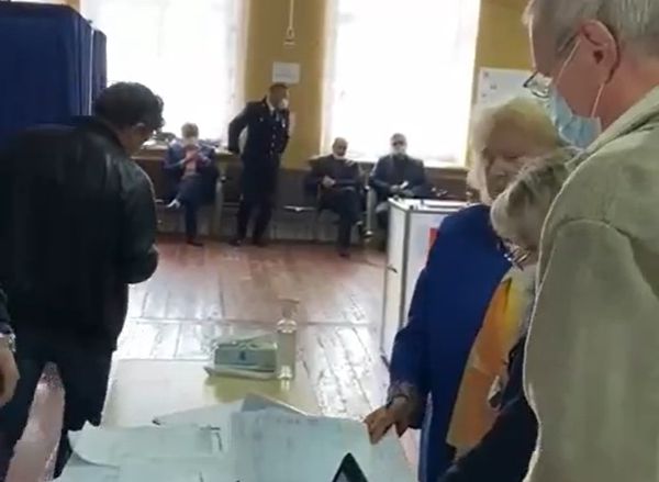 Скандальную ситуацию на участке в Сасове объяснили невнимательностью избирателя