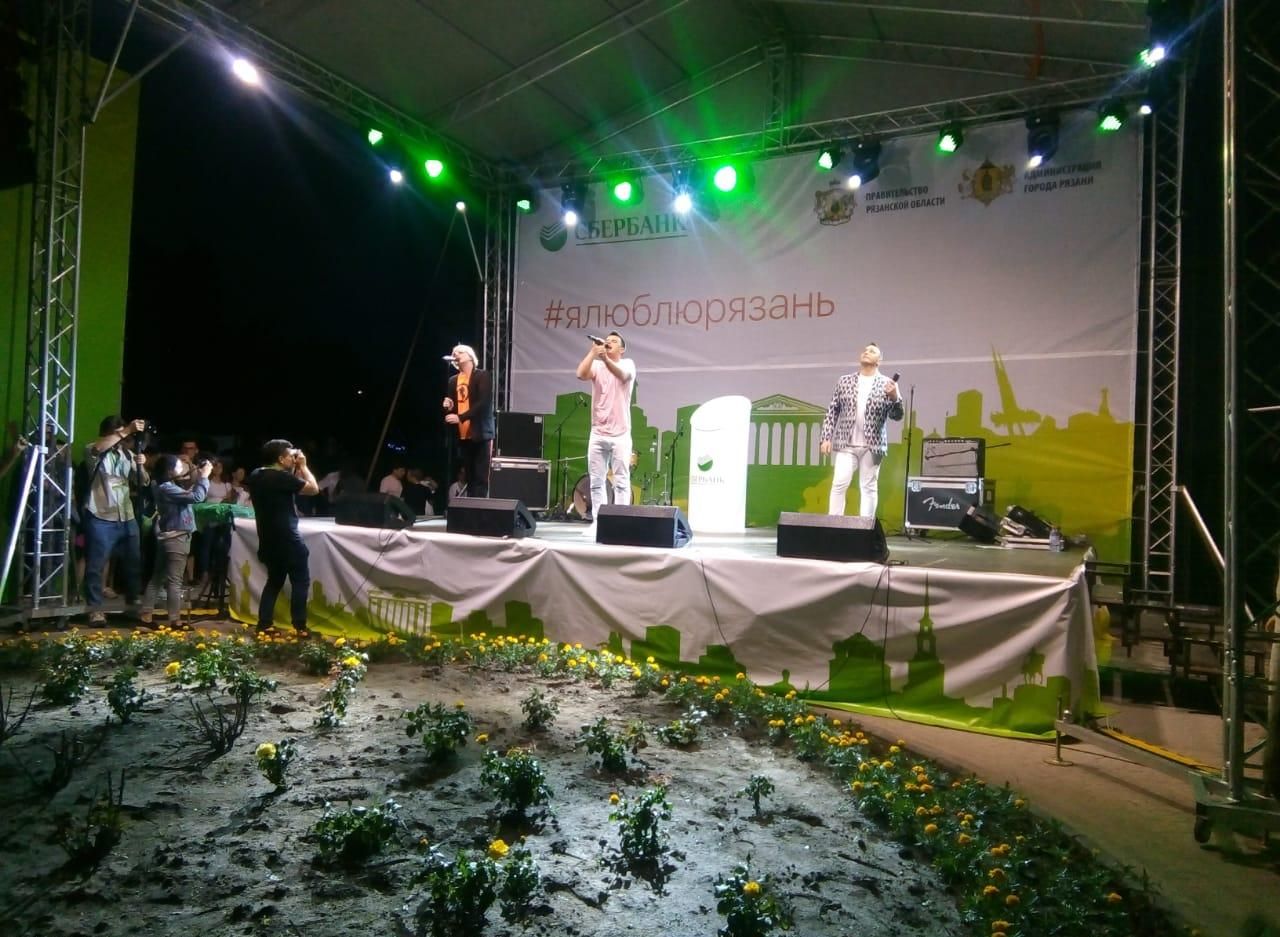 «Иванушки International» открыли новый фонтан на Московском