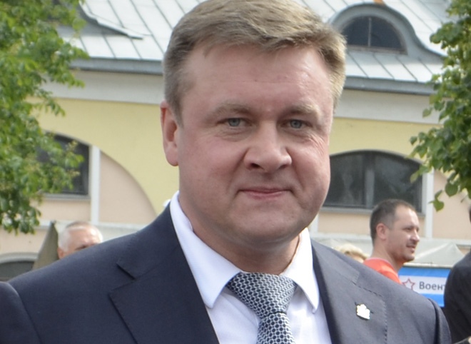 Губернатор Любимов повысил зарплаты рязанским чиновникам
