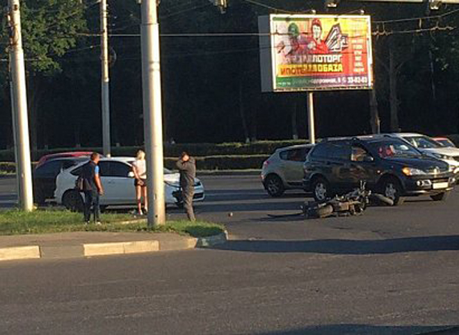 В ДТП на Московском шоссе пострадал мотоциклист