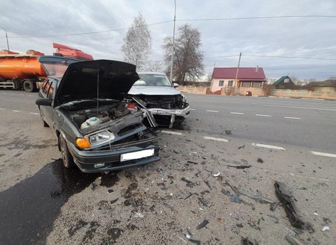 В ДТП на трассе М5 в Рыбновском районе пострадали два человека