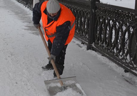 В Ермиши управляющую компанию обязали убрать снег