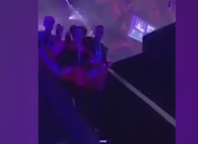 В сети появилось видео падения победительницы «Евровидения» с лестницы