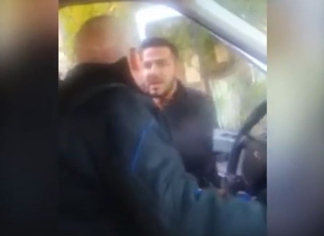 В Алма-Ате водитель легковушки напал на водителя «скорой» (видео)