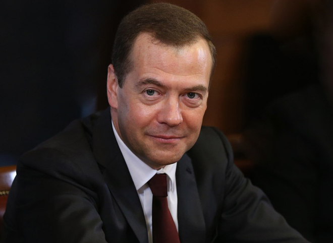 Путин оставил Медведева на посту премьер-министра